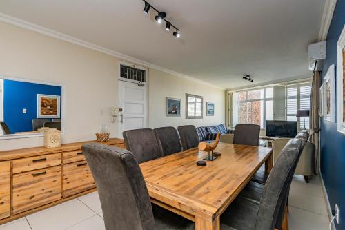 Unit 62 Sealodge Umhlanga Beach - Tap to explore photos