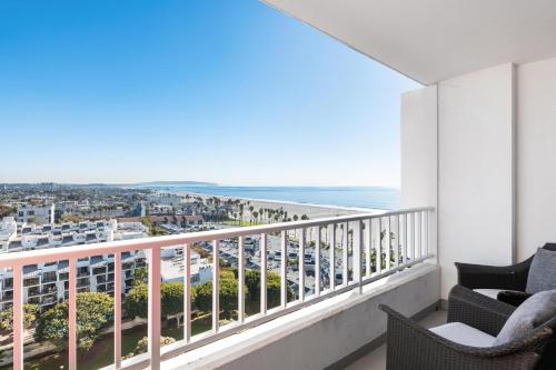 The violet-Santa Monica highrise beach front&view, Los Angeles (Foto 6)