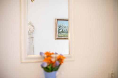 Superior One-Bedroom Apartment image 5