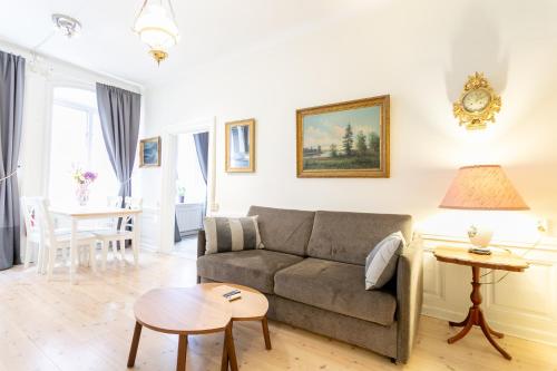 Superior One-Bedroom Apartment image 6