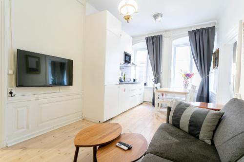Superior One-Bedroom Apartment image 7