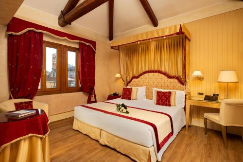 Hotel A La Commedia - image 10