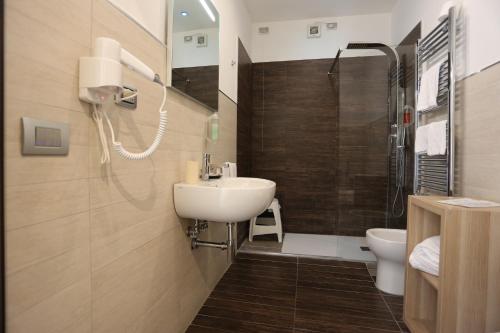 Suite 39 Guest House - image 5