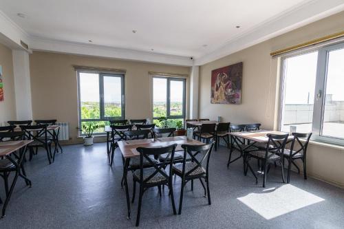 Park Hotel al Bustan in Shymkent