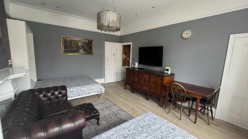 Charlotte Guest House - image 8
