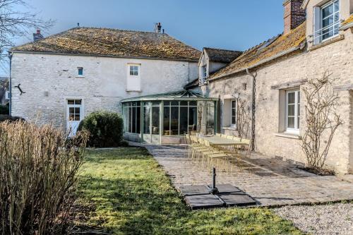 Grande Maison de Charme- 14 pers- 1h Paris in Удан