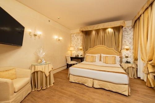 Hotel A La Commedia - image 2