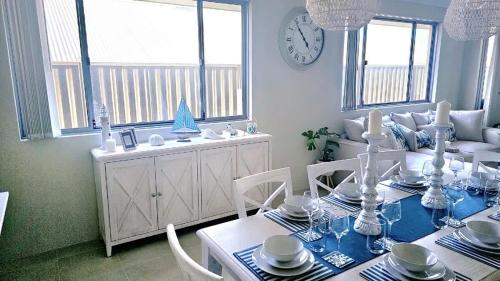 Eglinton Elegance - Hamptons Retreat in Eglinton