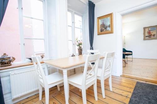 ApartDirect Gamla Stan II - image 2