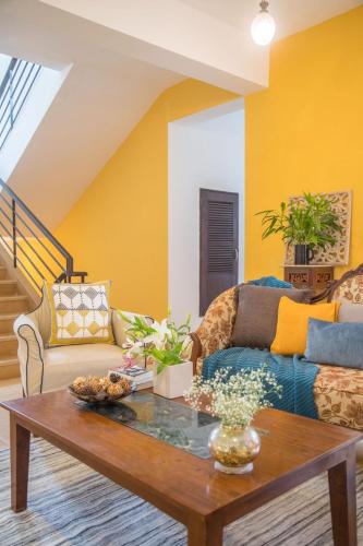 Frangipani 4BR with Pool & Field View
