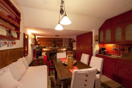 Dandy on the hill Agoriani-Chalet Orelia-Fireplace