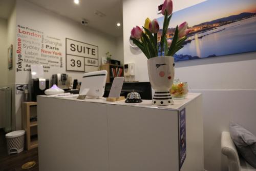 Suite 39 Guest House - image 10