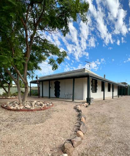 Wild Hearts Cottage in Vallarū