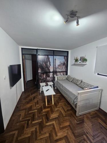 One-Bedroom Apartment image 3
