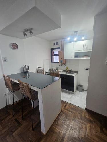 One-Bedroom Apartment image 2