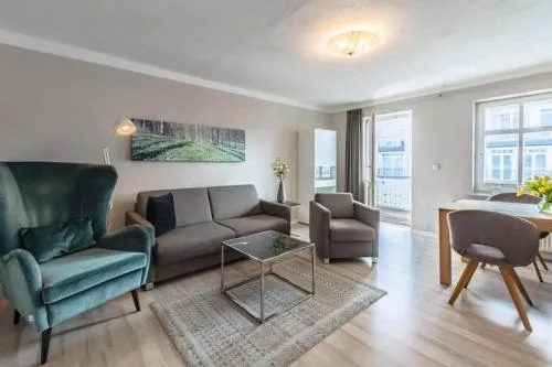 Villa Iduna Ferienwohnung No 7 - 2 OG mit Balkon nach Osten in Binz, Deutschland