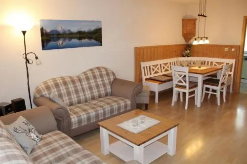 Ferienhaus Nr 81, Kategorie Komfort Plus, Feriendorf Hochbergle, Allgäu in Lechbruck, Deutschland