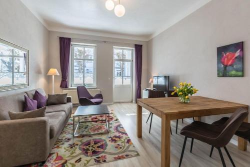 Villa Iduna Ferienwohnung No 2 - EG mit Balkon nach Osten in Binz, Deutschland