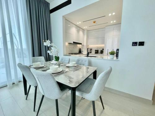 Stylish 2BR with Private Pool in JVC - image 12