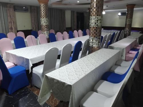 Super Paradise Hotel - image 3