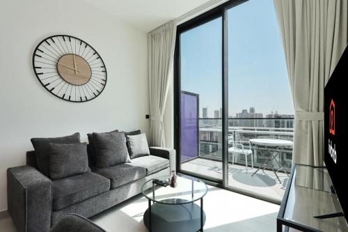 Livbnb-Urban Getaway 1BHK with JVC Skyline View, Дубай (фото 4)