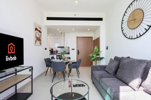 Livbnb-Urban Getaway 1BHK with JVC Skyline View, Дубай (фото 10)