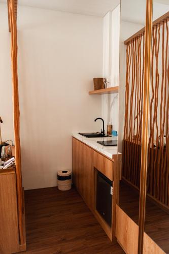 Suite with Garden View image 10