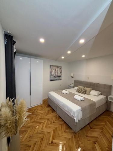 Palace apartment, Split (photo 9)