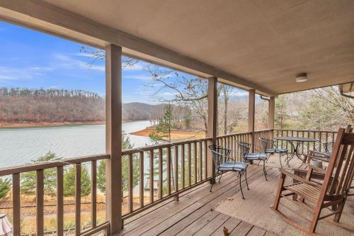 View West Lakefront Home in La Follette