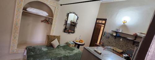 Riad Elaissi Riad Elaissi