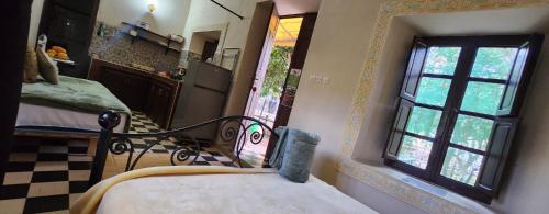 Riad Elaissi Riad Elaissi