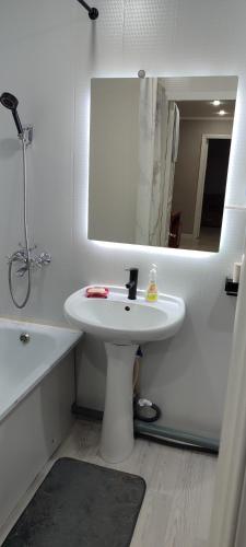 2х комнатная квартира в центре Уральска, Uralsk (zdjęcie 9)