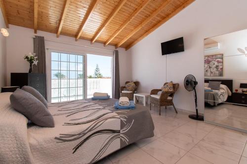 Beautiful 3 Bedroom Villa 5