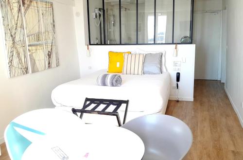 Hotel La Marine Vieux Port - image 10