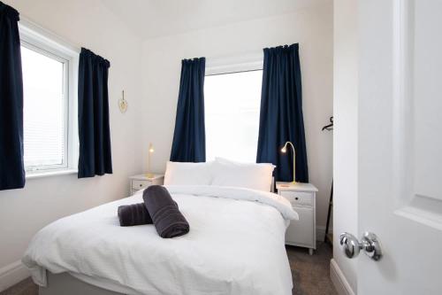 Absolute Beachfront with Decked Garden Oasis and Views, Bognor Regis (foto 4)