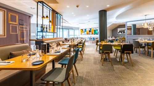 ห้องอาหาร, ฮอลิเดย์ อินน์ ดิฌง ตัวซง ดอร์ บาย IHG (Holiday Inn Dijon Toison D'or By IHG) in ดีฌง