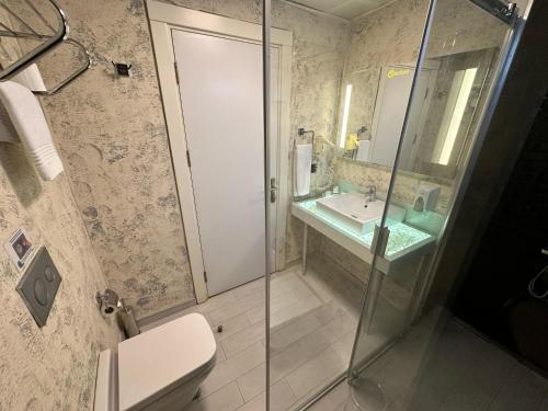 Tempo Suites Airport - image 10