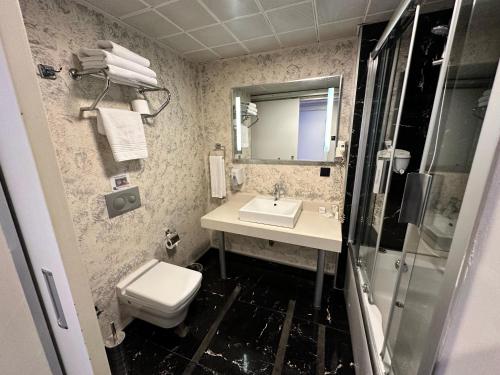 Tempo Suites Airport - image 6