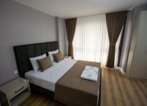 Luxury Life Suites - image 10