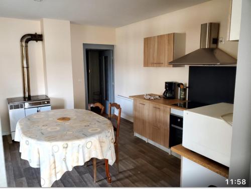 virtuve, Maison 6 couchages in La Chapelle-Saint-Sauveur