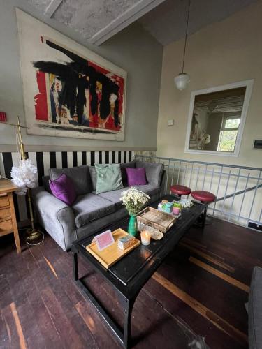 Five-Bedroom House image 1