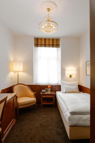 Single Room image 3