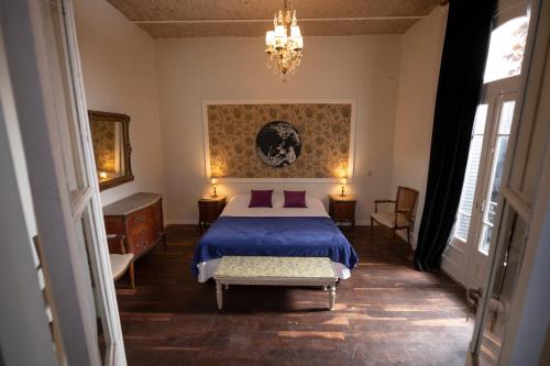 Double Room with Park View image 3