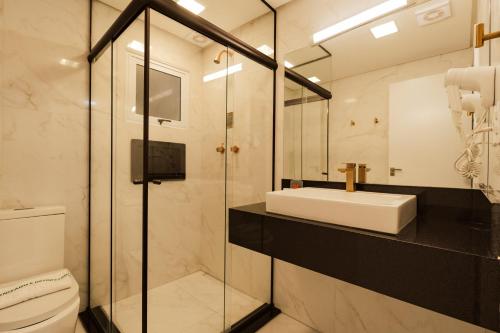 Standard Suite image 6