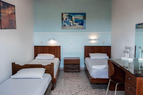 3 twin beds