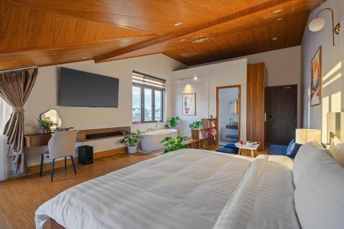 Teen Hotel - View Nhà Lồng lãng mạn