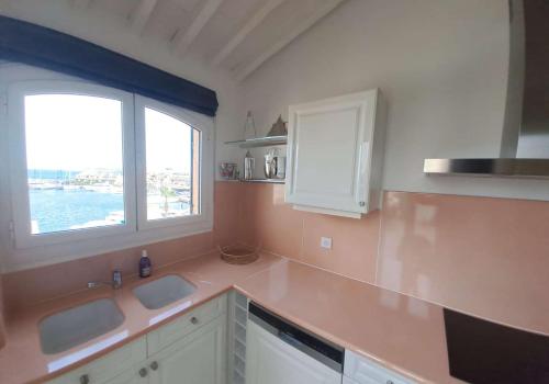 Marcogevi - Superbe Duplex avec Vue Mer et Saint-Tropez Marcogevi - Superbe Duplex avec Vue Mer et Saint-Tropez