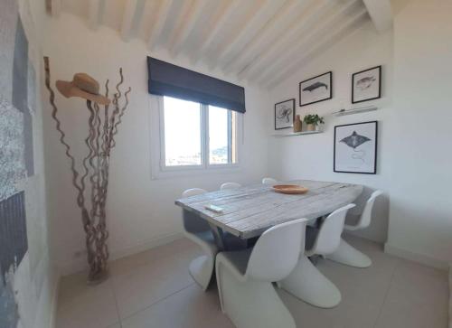 Marcogevi - Superbe Duplex avec Vue Mer et Saint-Tropez Marcogevi - Superbe Duplex avec Vue Mer et Saint-Tropez