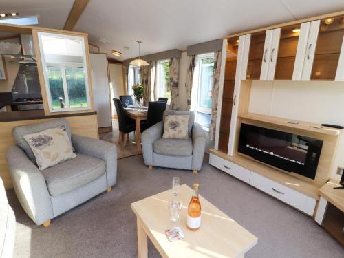Lodge 2, Carnforth (photo 8)