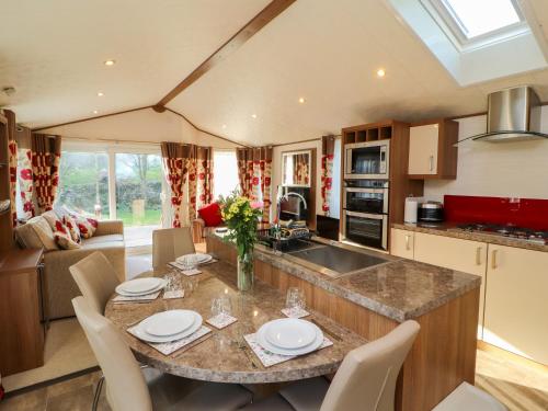 Lodge 4, Carnforth (photo 7)